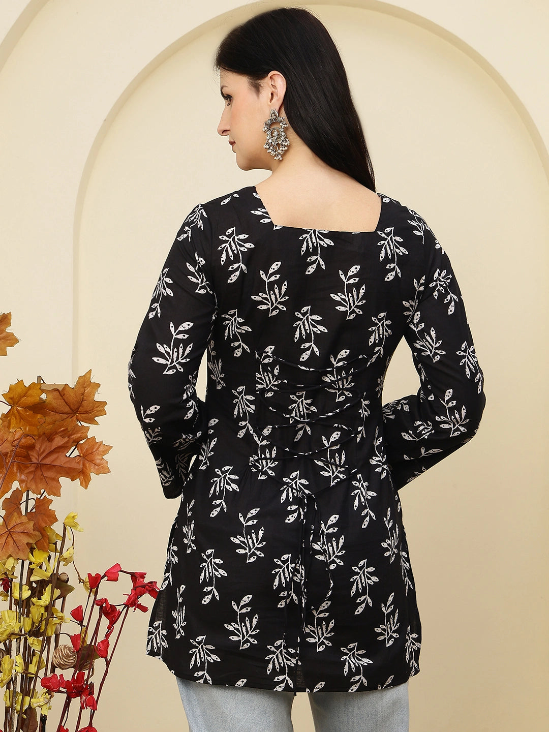 Black Leaf Printed  Lace-Up Back Pure Cotton Short Kurti
