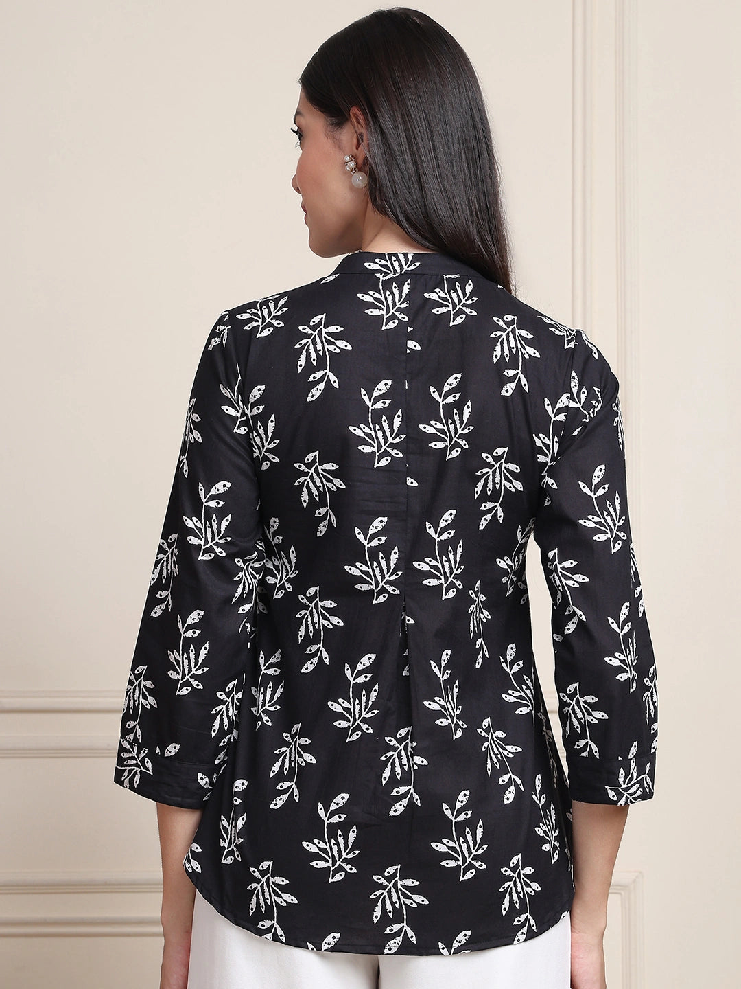 Black Leaf Print Buttoned Pure Cotton Top