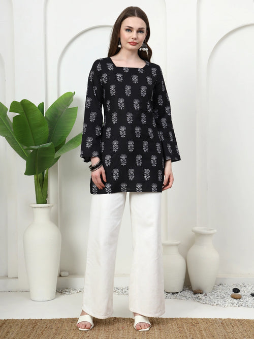 Black Buti Floral Printed  Lace-Up Back Pure Cotton Short Kurti