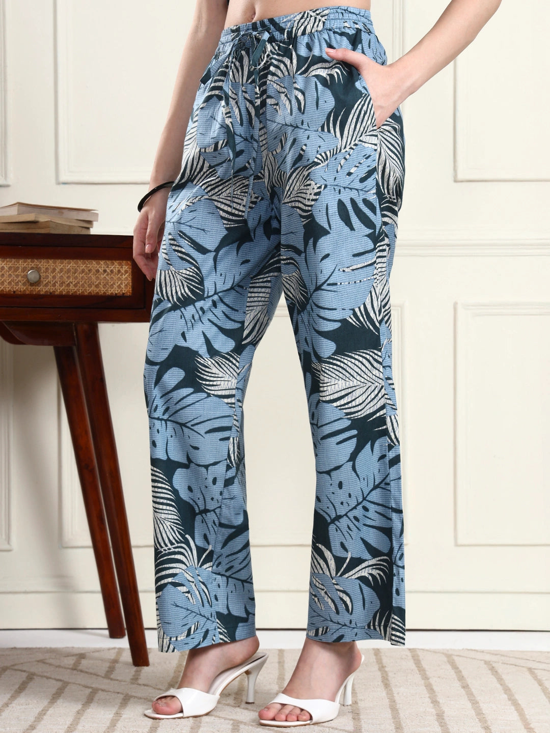Women Blue Tropical Leaf Print Straight Trousers